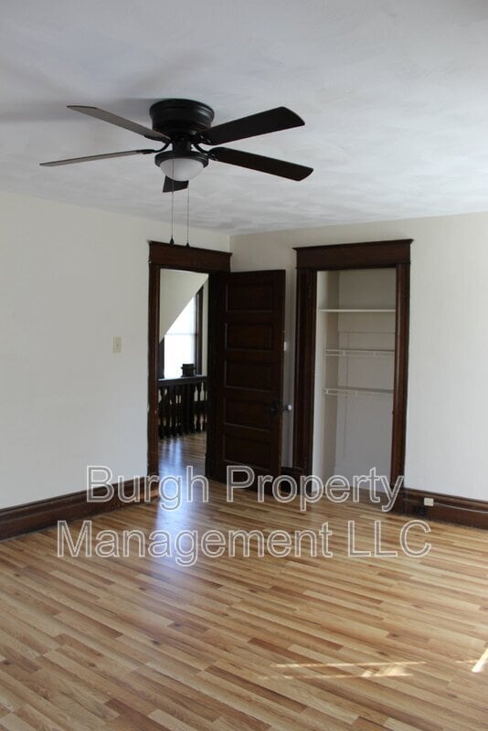 Building Photo - 213 6th Ave