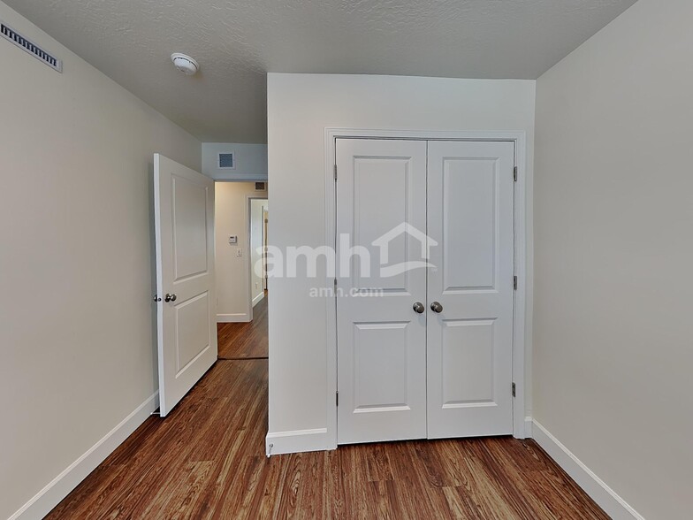 Building Photo - 6018 W South Jordan Pky