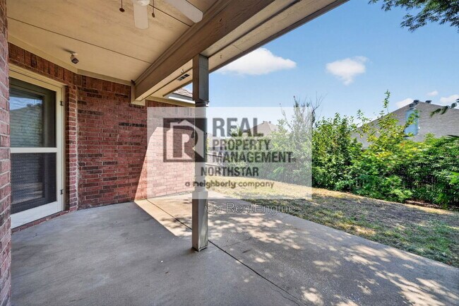 Building Photo - 308 Pin Oak Ln