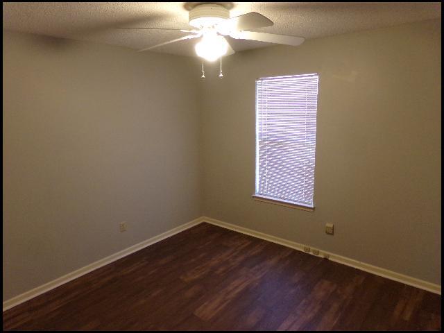 Building Photo - 35 Point W Cir