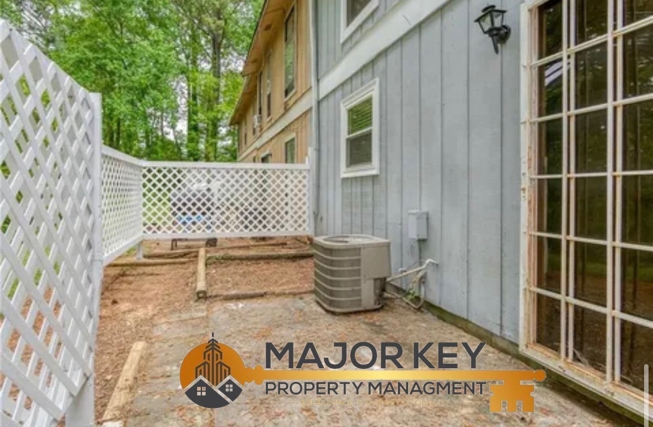 Building Photo - 2340 Beaver Ruin Rd