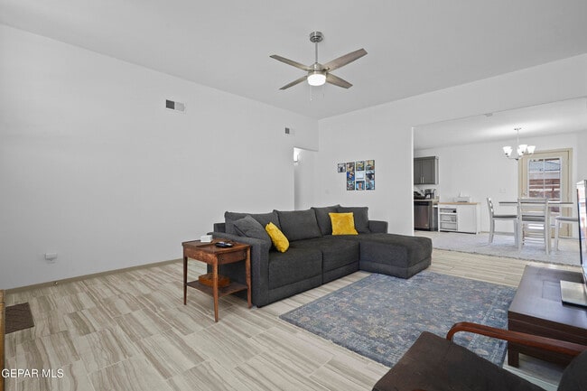 Building Photo - 13154 Emerald Isle St
