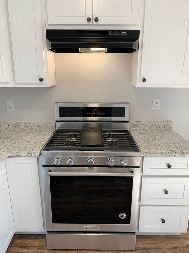 Building Photo - 2522 Meadowlane Dr