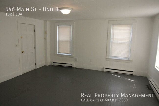 Building Photo - 546 Main St