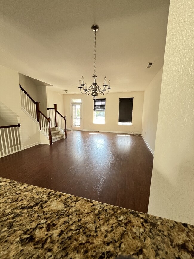 Building Photo - 212 Aqua Ct