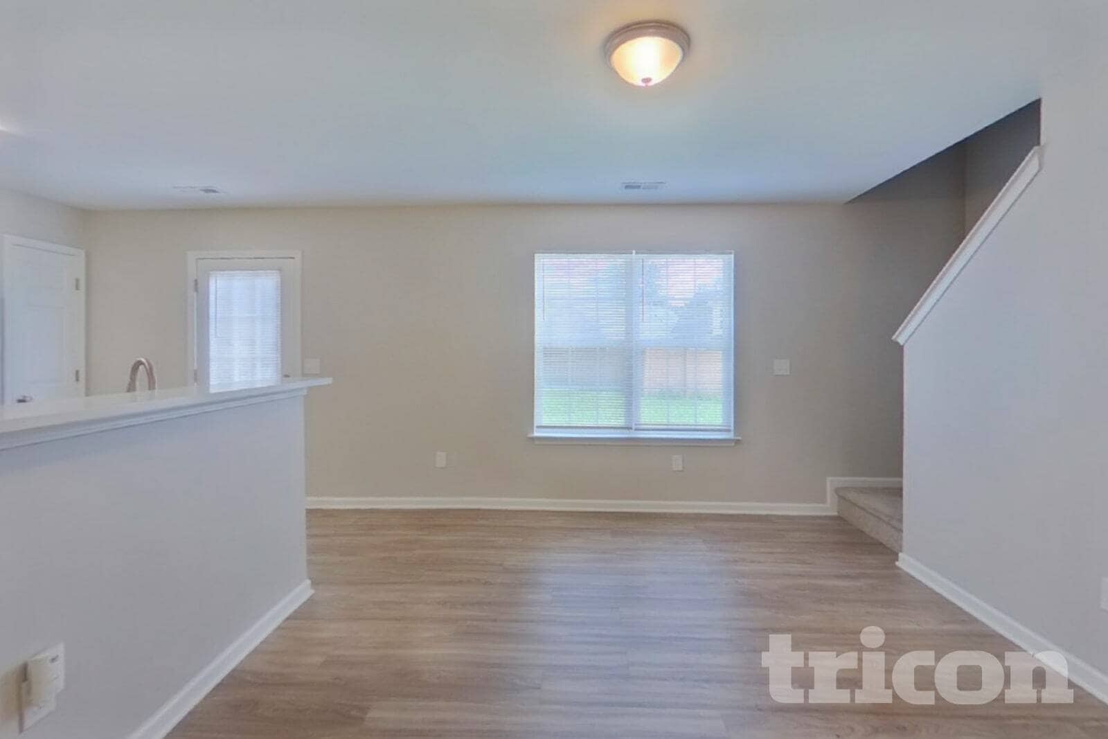 Building Photo - 9514 Parkridge Dr