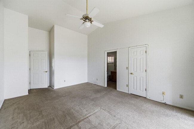 Building Photo - 17422 Flat Rock Dr