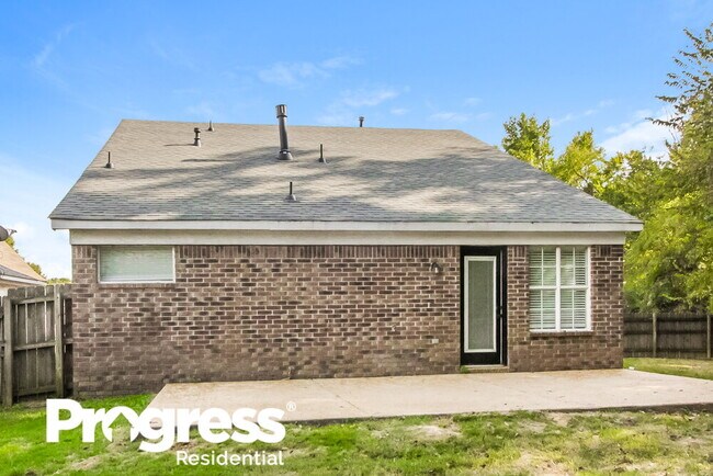 Building Photo - 12600 Hunters Forest Cove