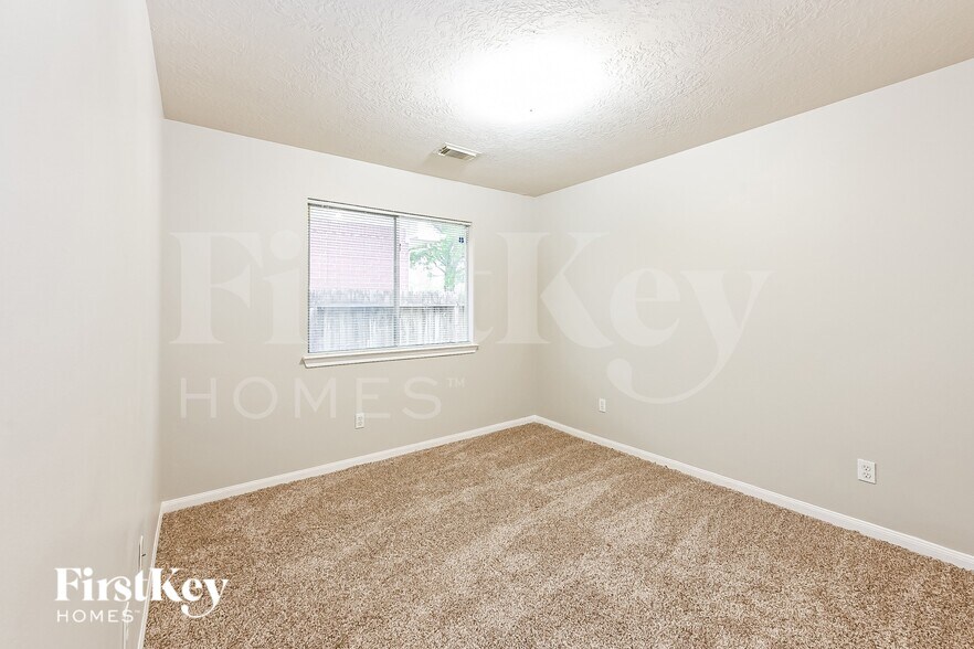 Building Photo - 6739 Renata Cir