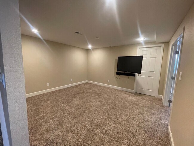 Building Photo - $0 DEPOSIT OPTION. LUXURIOUS 3BED/3.5 BATH TOWNHOME IN LONE TREE NEAR PARK MEADOWS