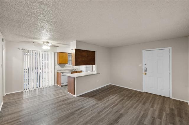Building Photo - 8000 Cambridge Cir