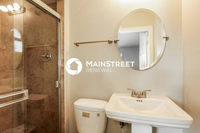 Building Photo - 3 Bedroom Pet-Friendly Home in Phoenix, AZ with Main Street Renewal