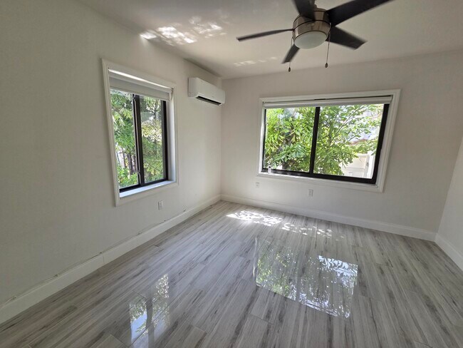 Building Photo - 1605 E Broward Blvd