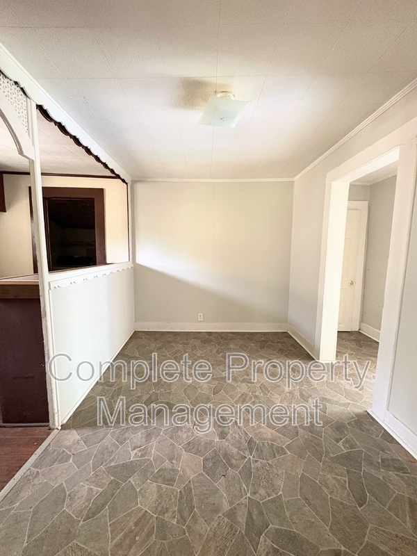 Building Photo - 1015 11th St N