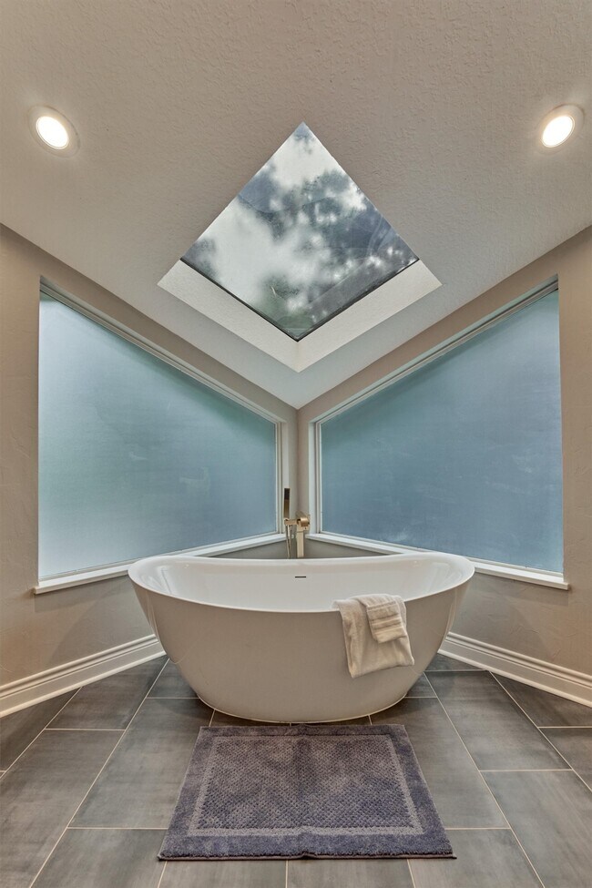 Building Photo - 18 Heather Wisp Ct