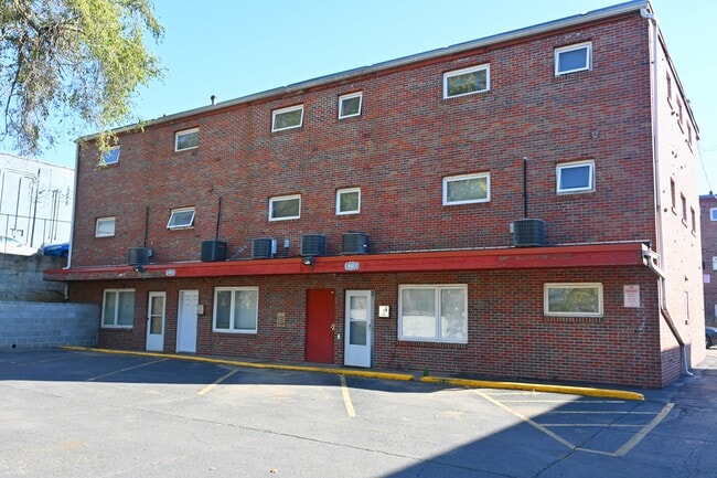 Floorplan - Benson Crest Apartments