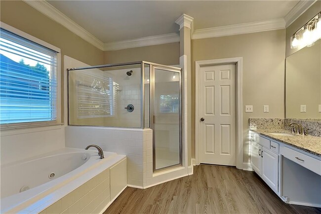 Building Photo - 4020 Hogans Mill Ln