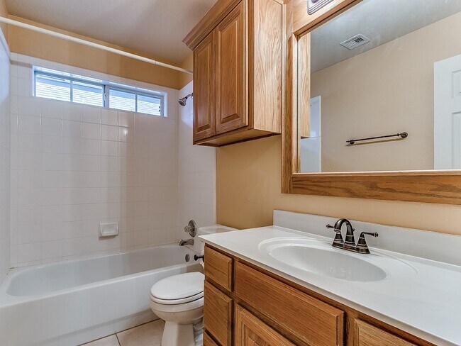 Building Photo - Stunning Open-Concept Home with Luxury Primary Suite & Outdoor Living