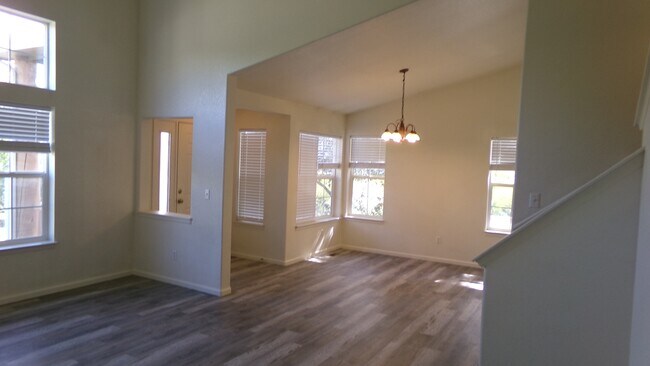Building Photo - 217 Rock Bridge Ln