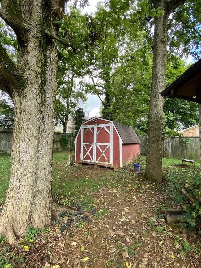 Building Photo - Spacious, All Electric 3 BR House! Fenced Backyard! W/D Hookups, Off-Street Parking