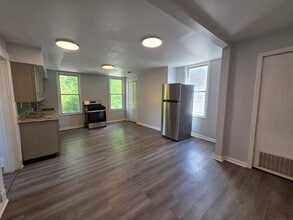 Building Photo - 1637 Rutherford Ave