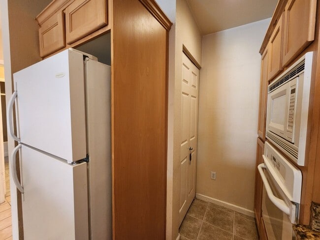 Building Photo - Luxury 1 bedroom condo unit on the 3rd Floor just off the "South LV Strip"