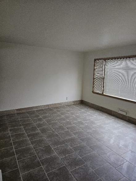 Building Photo - 7816 W Lisbon Ave