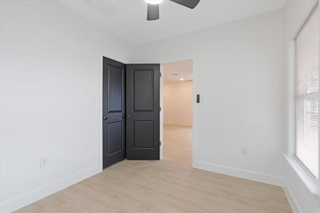 Building Photo - 6609 Avenue Q