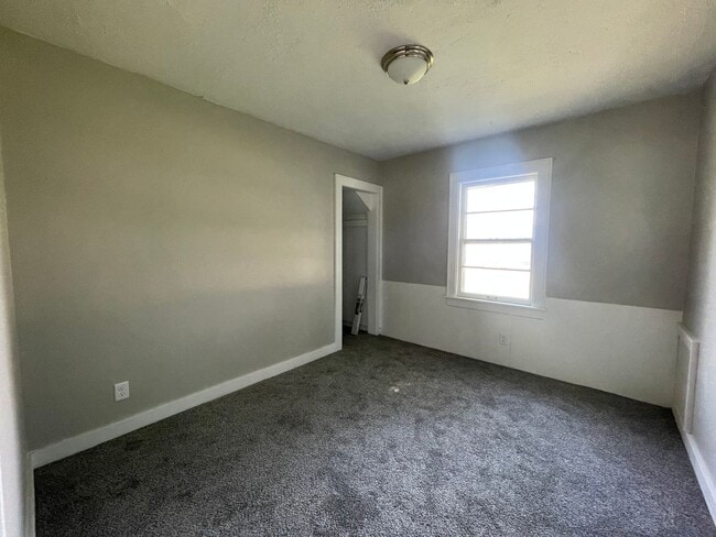 Building Photo - Adorable bungalow in Jenison