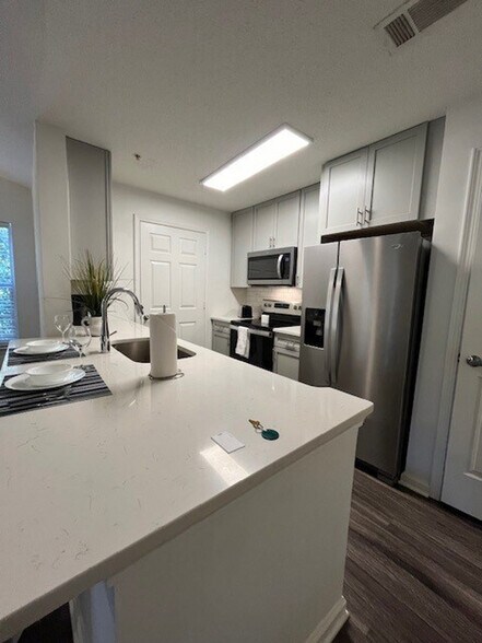 Building Photo - 2555 Old Milton Pkwy