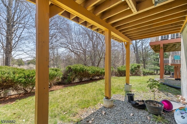 Building Photo - 57 Autumn Ridge Rd