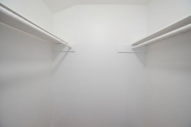 Building Photo - 433 Sunset Dr