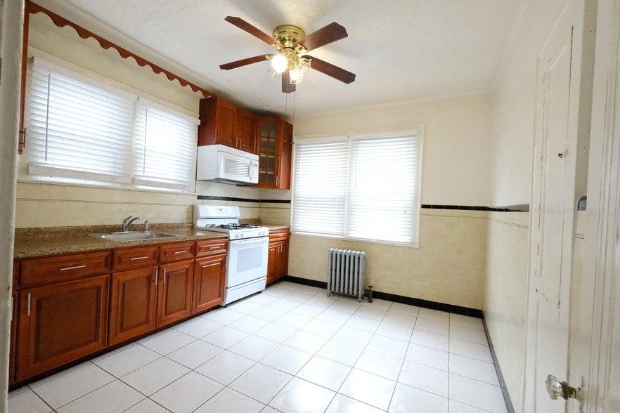 Building Photo - 90 Norman Rd