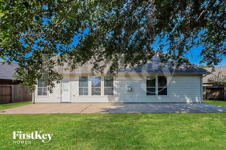 Building Photo - 31306 Hilldale Park Ct