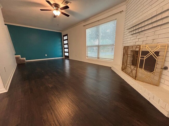 Building Photo - 1209 S Trace Dr