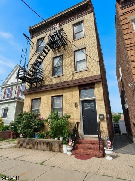 Building Photo - 115 Columbus Pl