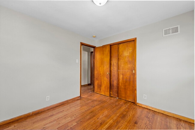 Building Photo - 9986 Northampton Dr