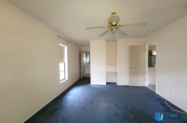 Building Photo - GORGEOUS 2 BEDS | 2 BATHS Home with a Sun Room and Garage in Port Richey Available for Rent! *Mov...