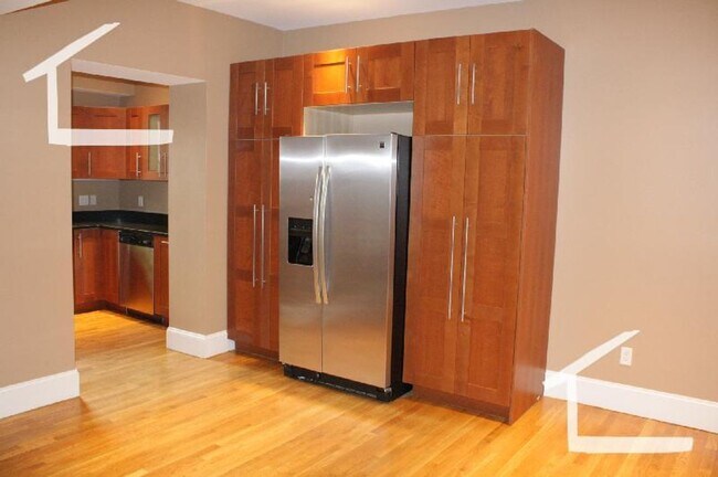 Building Photo - HUge 4 bed in Brookline