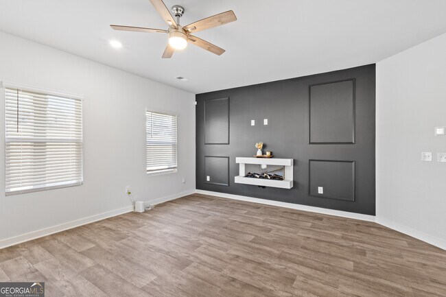 Building Photo - 583 Overlook Rd