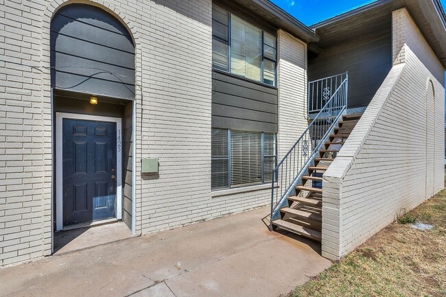 Building Photo - 1425 Austin St