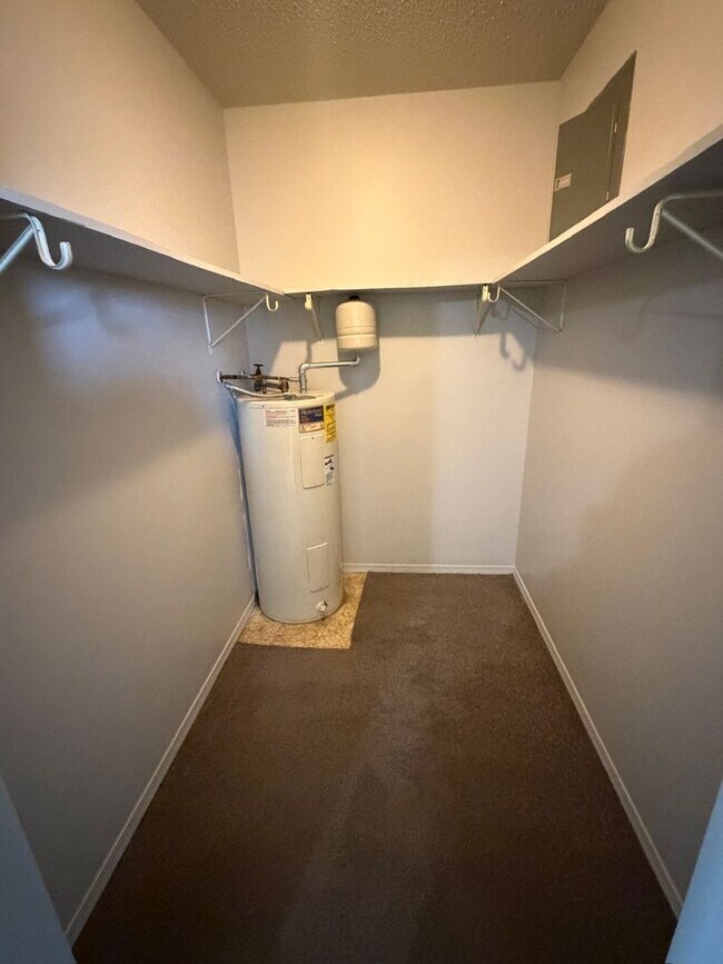 Building Photo - 115 Jerome Ln