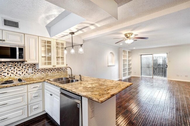 Building Photo - 1715 Moritz Dr