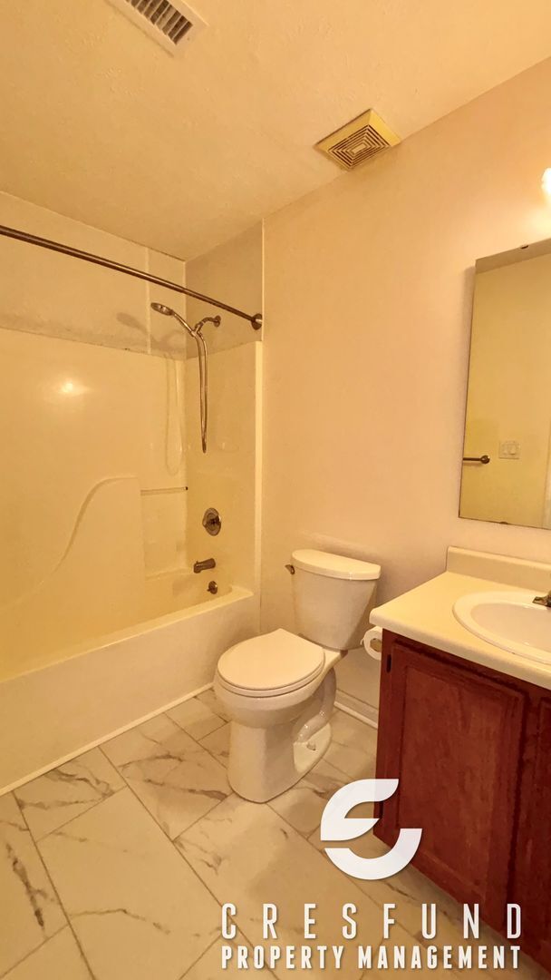 Building Photo - Charming 3 Bedroom, 2 Bath AVAILABLE NOW!