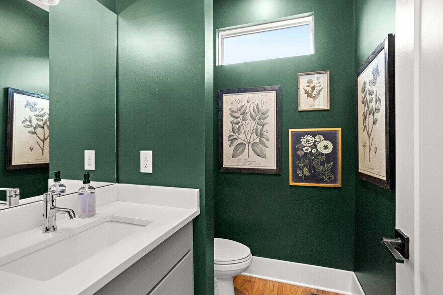 Building Photo - 776 E Argyle Ave