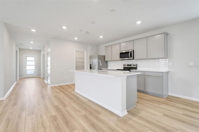 Building Photo - 7357 Ivy Tendril Ave