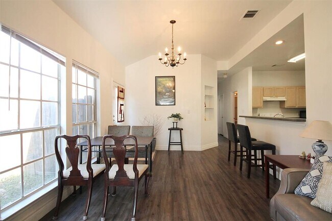 Building Photo - 8702 Weiser Dr