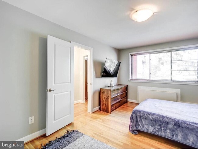 Building Photo - 2725 39th St NW