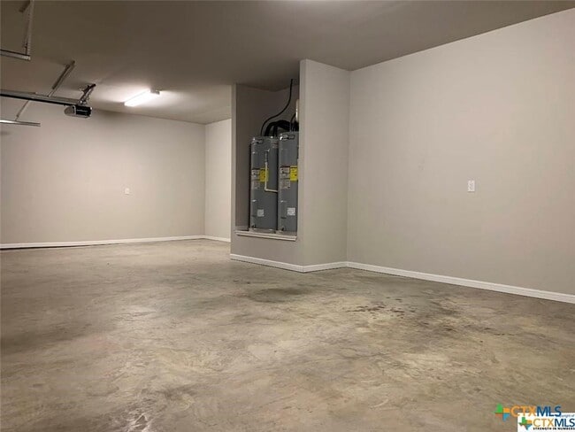 Building Photo - 515 Salt Lick Dr