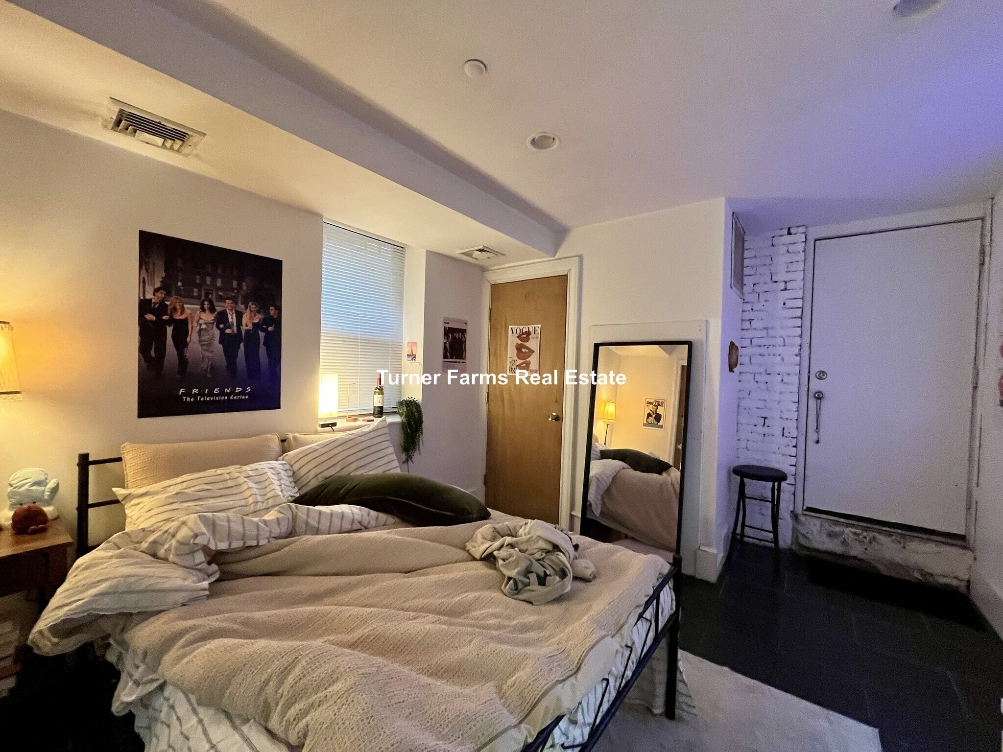 Building Photo - 64 Louis Prang St